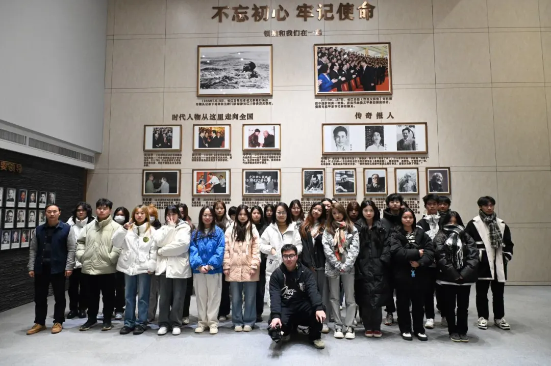 我院师生赴长江日报参观学习